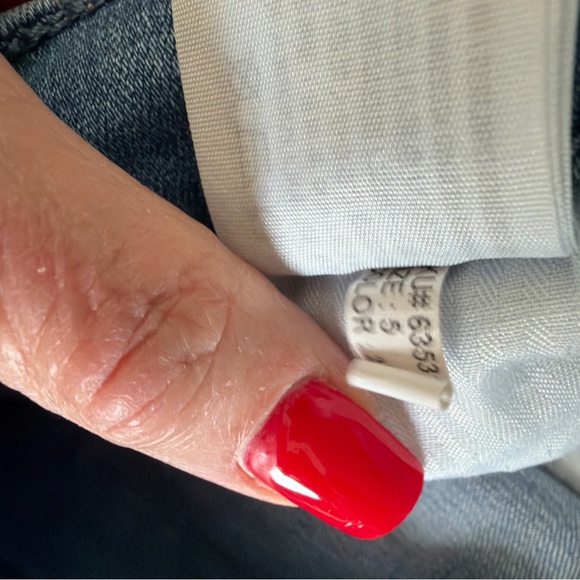 Hollister Denim Blue size 5 W 27 Hi Rise 10”Shortie 3” Blue Denim Stretch Shorts - Picture 6 of 6